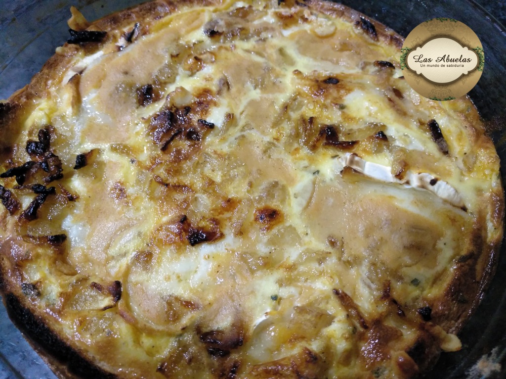 Las abuelas un mundo de sabiduria Quiché de pan de molde con cebolla caramelizada queso y puré