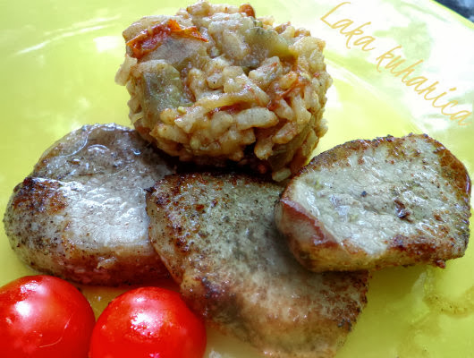 Veal medallions with đuveč (joo-vetch) by Laka kuharica: easy version of the very popular dish from the Southeastern Europe.