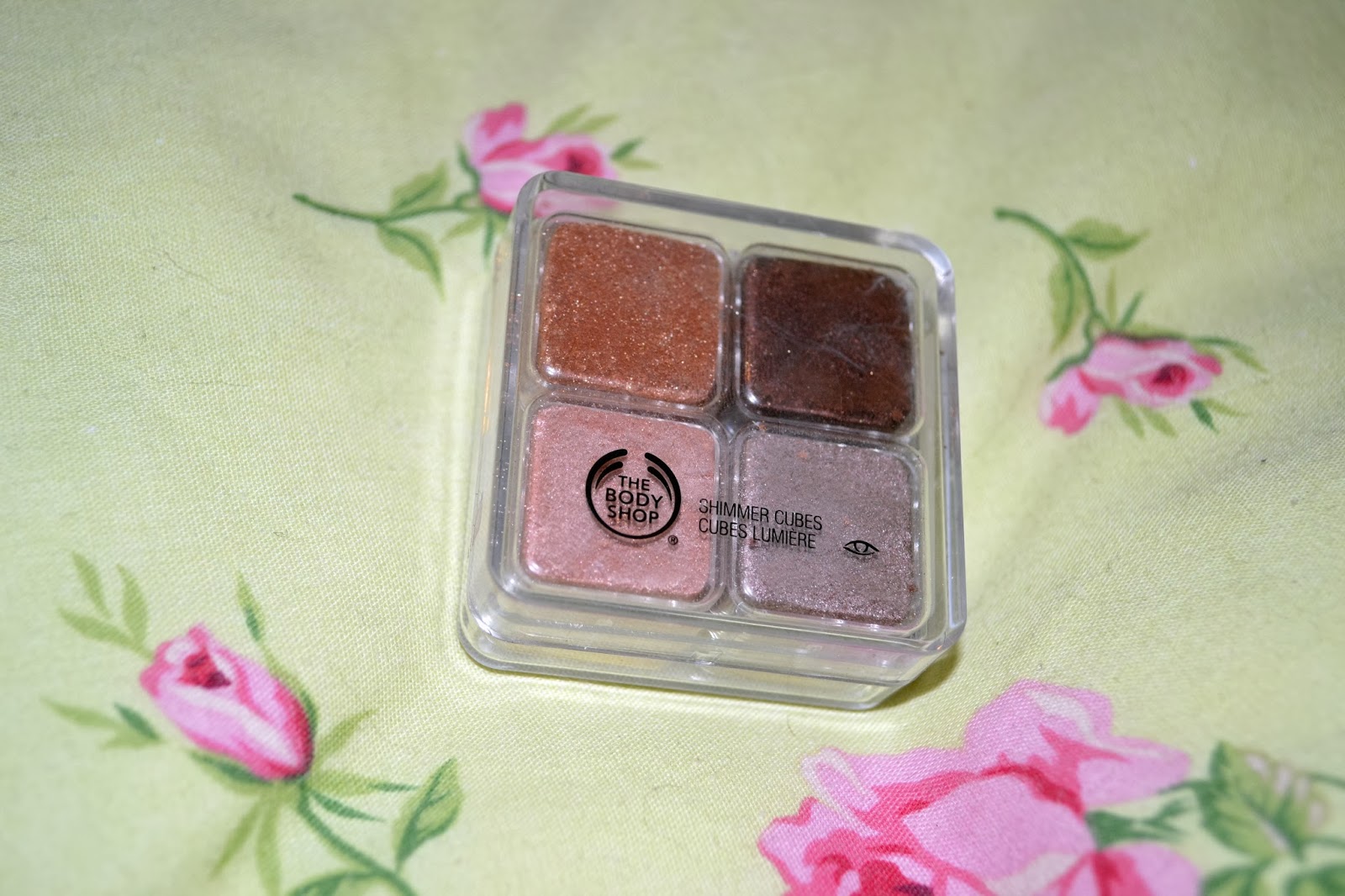 BEAUTY | Body Shop Shimmer Cube Palette Review