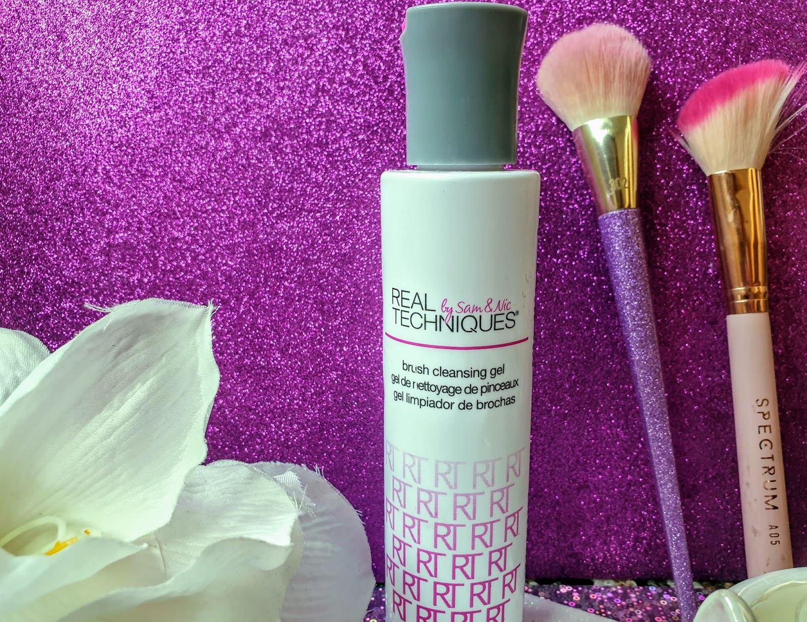Real Techniques Brush Cleansing Gel | Review