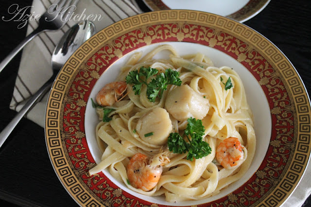 Fettucini With Prawns And Scallops