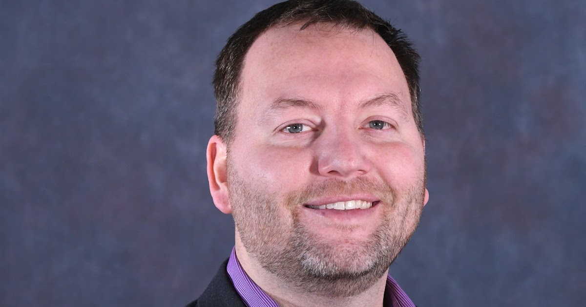 Business Incubator Manager Speaking in Berlin