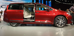 2017 chrysler pacifica launch date 9