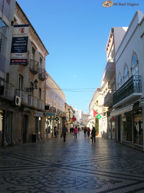 Calles principales con vías peatonales de Faro