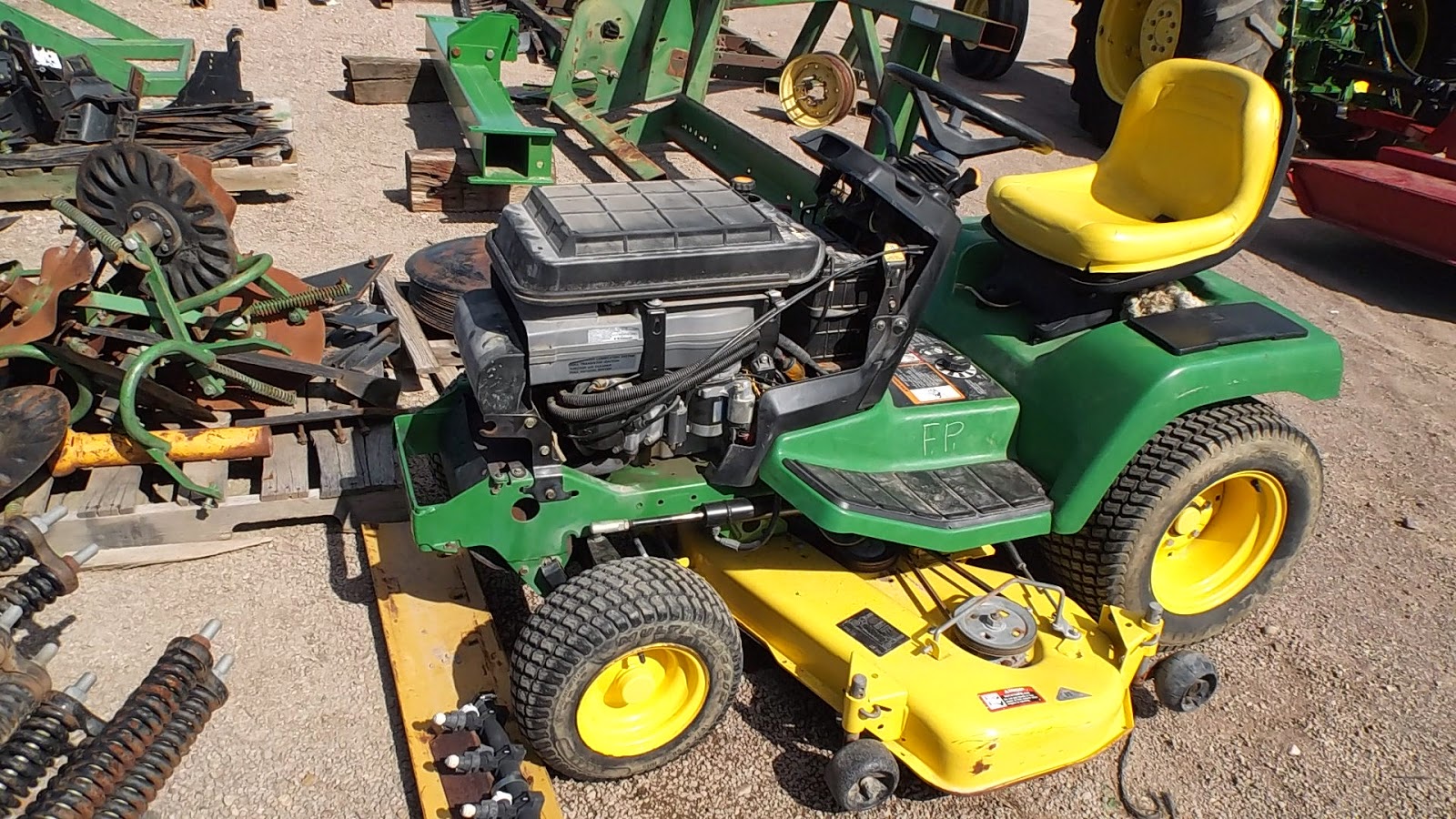 MAQUINARIA AGRICOLA INDUSTRIAL Podadora de Cesped John Deere 345 3,300 Dlls,