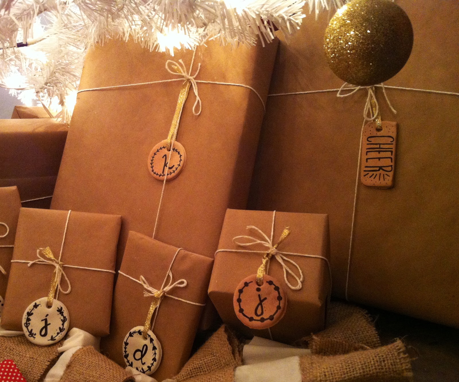 Adult Contentment: Christmas Craft Tour: Homemade Gift Tags/Ornaments