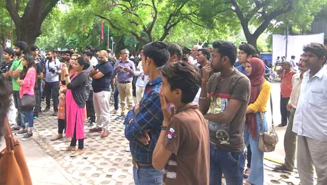 College students organise StopOnlineMobs – National movement against cyber bullying College students organise StopOnlineMobs – National movement against cyber bullying