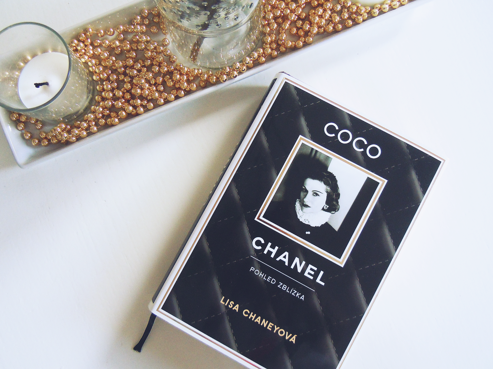 The Beauty Alchemist: Coco Chanel - An Intimate Life by Lisa Chaney