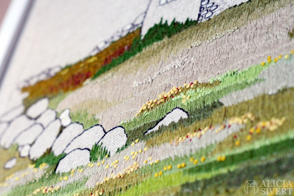"Lambgiftet" embroidery by Alicia Sivertsson, 2015-2016. "Lambgiftet" embroidery by Alicia Sivertsson, 2015-2016. broderi, needlework, hoop art, textile art, textilkonst, konst, textil, tyg, sy, gotland, lambgift, stenvast, stenmur, hur, byggnad, building, halmtak, skapa, skapande, kreativitet, creativity, create, lambigften, sömnad, gotland, gotländskt, faludden