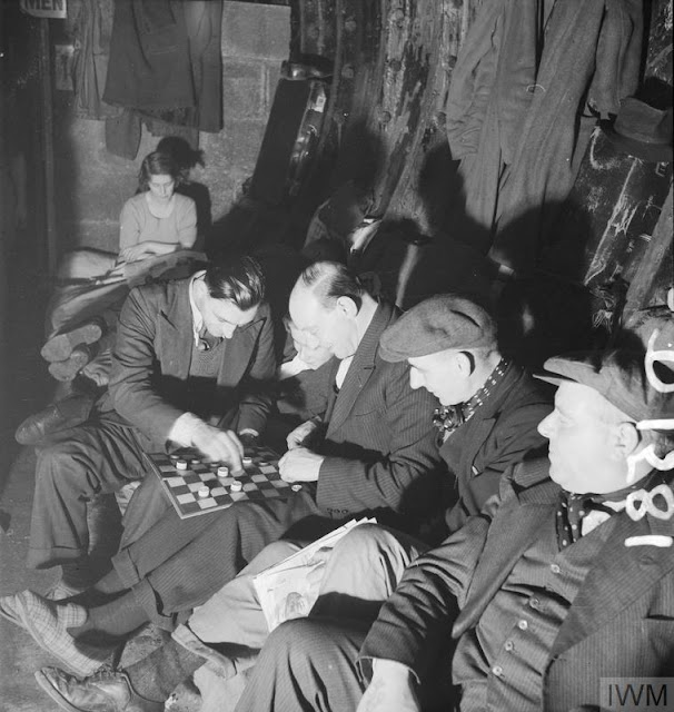 29 November 1940 worldwartwo.filminspector.com London Underground shelter Liverpool Station