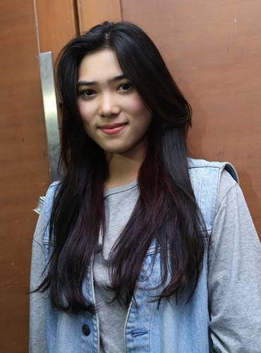 Biodata Isyana Sarasvati | Profil, Foto, Agama & Biografi Isyana