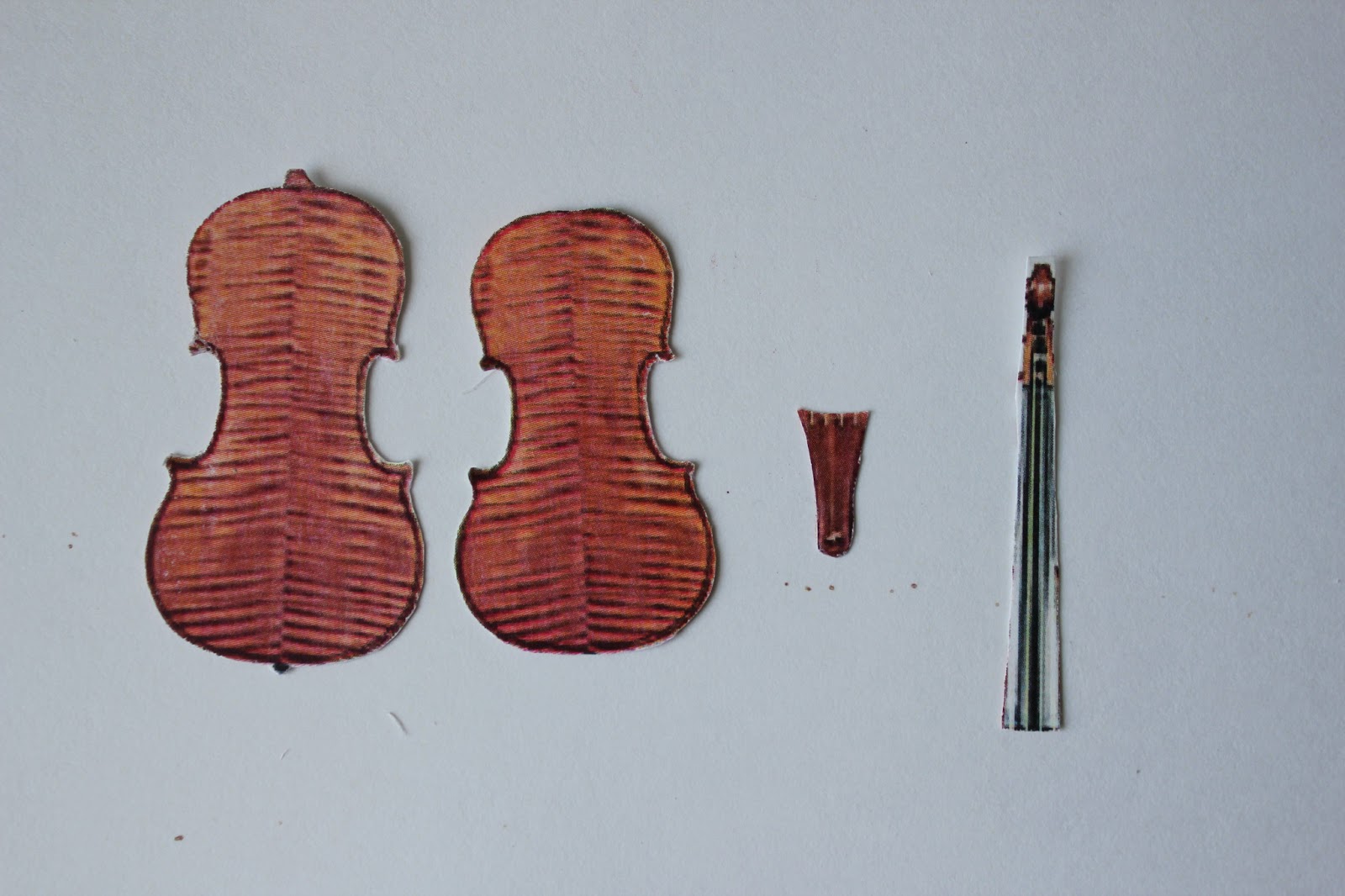Скрипка из картона. Чертеж скрипки Antonio Stradivari. Макет скрипки из картона. Скрипка из бумаги.