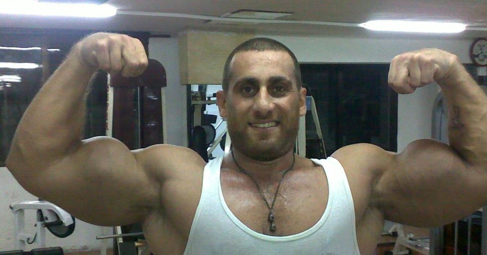 Muscle Lover: Some huge biceps