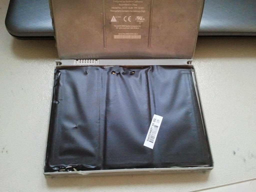 IK1ZYW Labs MacBook laptop battery teardown and recycle