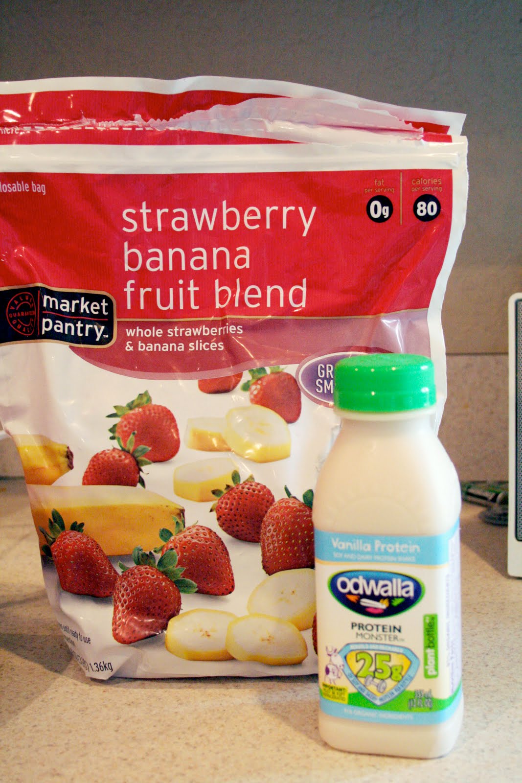 Buggie and Jellybean Individual Smoothies in Mason Jars.