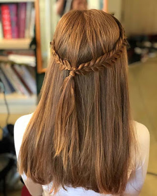 24+ Simple Half Down Braids Hairstyles With Weave For Medium Hair To Copy In 2019 Looking for a classy braided idea that is easy to wear 24+ Simple Half Down Braids Hairstyles With Weave For Medium Hair To Copy In 2019