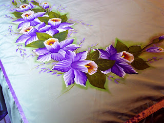 orquideas pintadas em colcha de cama