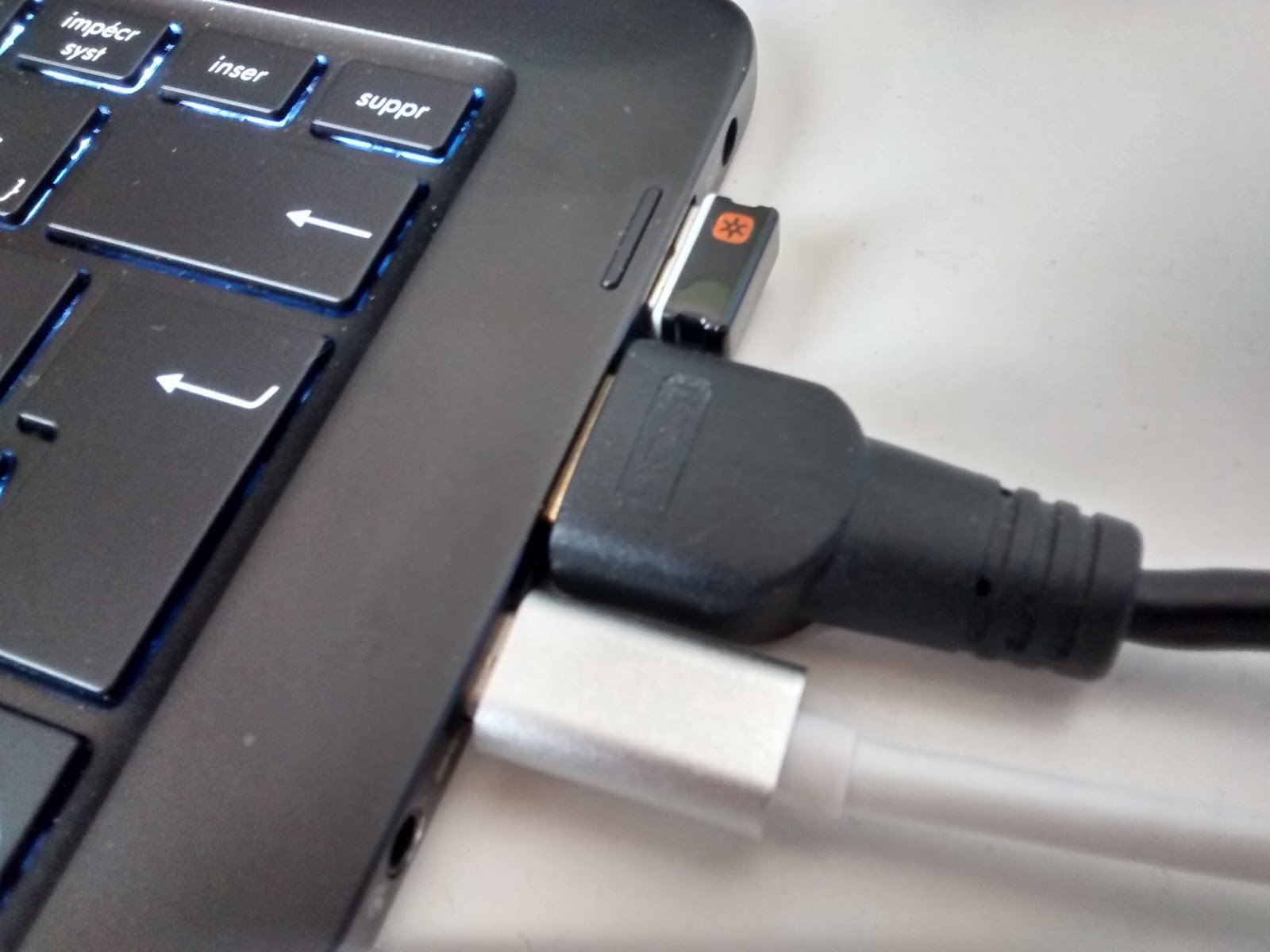 Andrux&me : Radio Frequency Interference : USB3.0 and 2.4GHz wireless ...