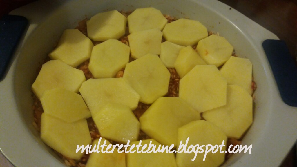 RETETE Pilaf taranesc cu cartofi la cuptor