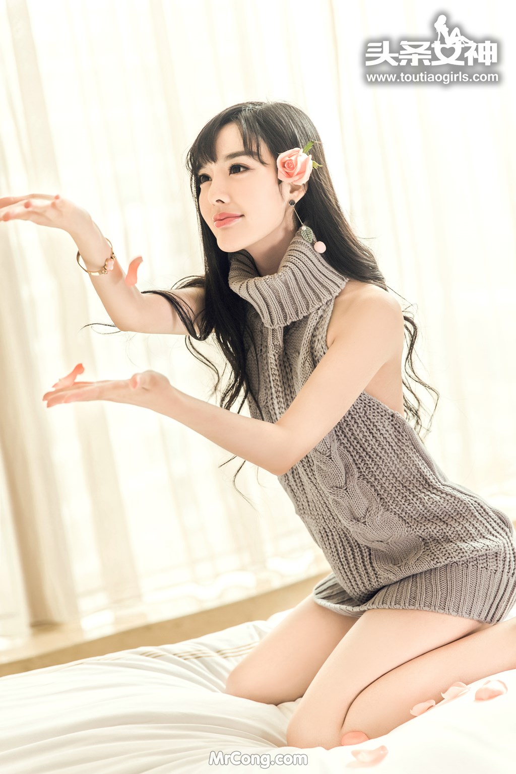 TouTiao 2017-08-21: Model Zhou Xi Yan (周 熙 妍) (33 photos) photo 1-13