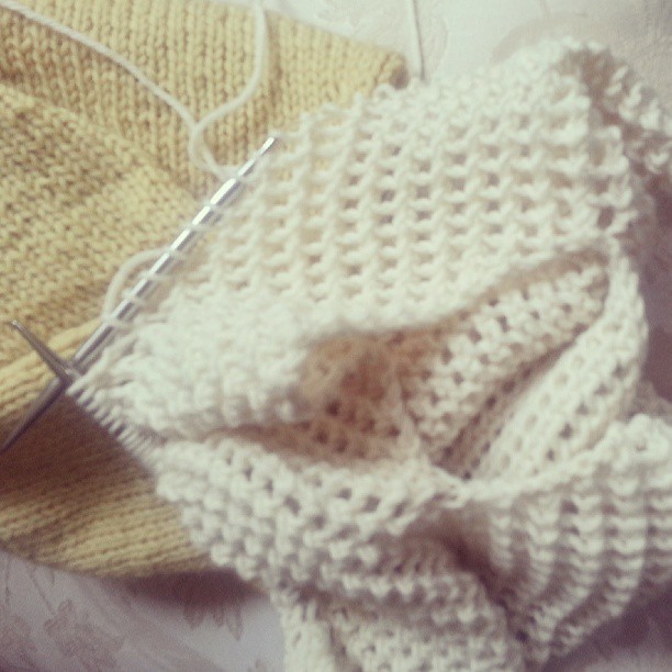 Handmade knit top | Knitty in the city on *sparklingly | http://sparklingly.blogspot.com Handmade knit top | Knitty in the city on *sparklingly | http://sparklingly.blogspot.com