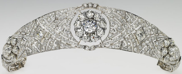 diamond bandeau filigree tiara queen mary meghan markle united kingdom