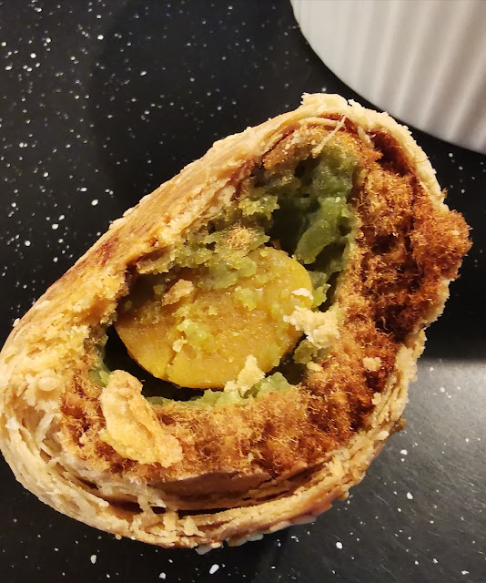 Guan Heong Biscuit Shop (Meat Floss Lotus Paste Salted Egg Biscuit) Ipoh