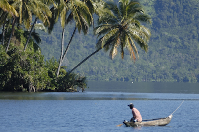 Keindahan Wisata Danau Ranau di OKU Selatan Sumsel Keindahan Wisata Danau Ranau di OKU Selatan Sumsel