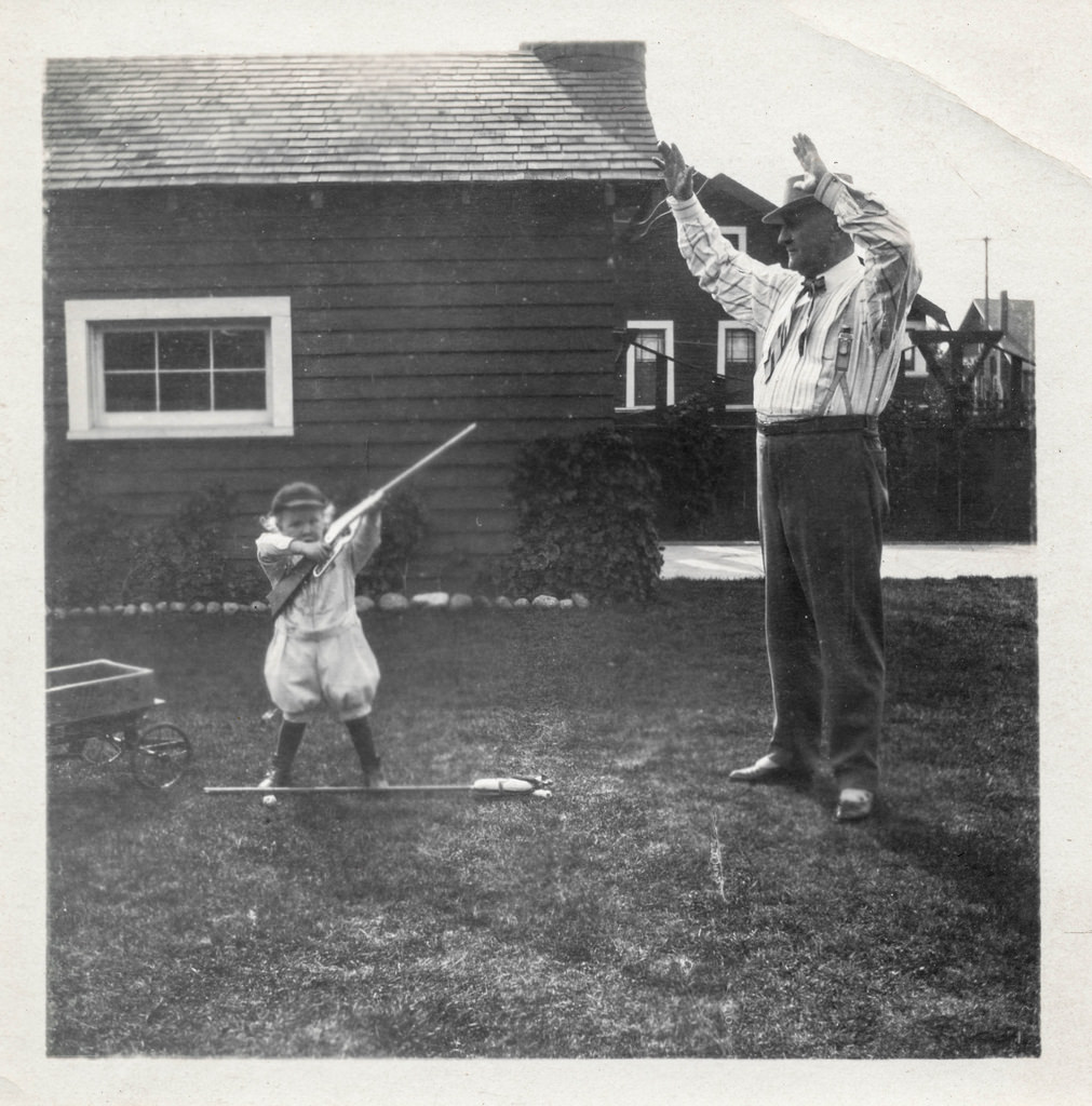 funny-old-photographs-photo-retouching-sample