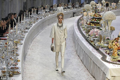 ACravan: Lagerfeld Defends Luxury In Time Of Economic Crisis (AFP)