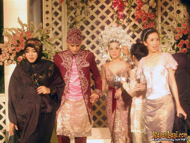 Pernikahan Artis Paling Mahal Mewah di Indonesia Pernikahan Artis Paling Mahal Mewah di Indonesia