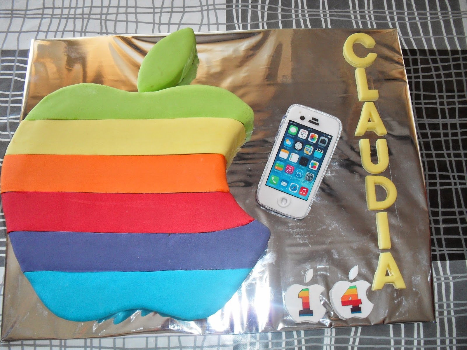 Los pasteles de la Toñi: Apple + iPhone 4S (Cómo se hizo...)