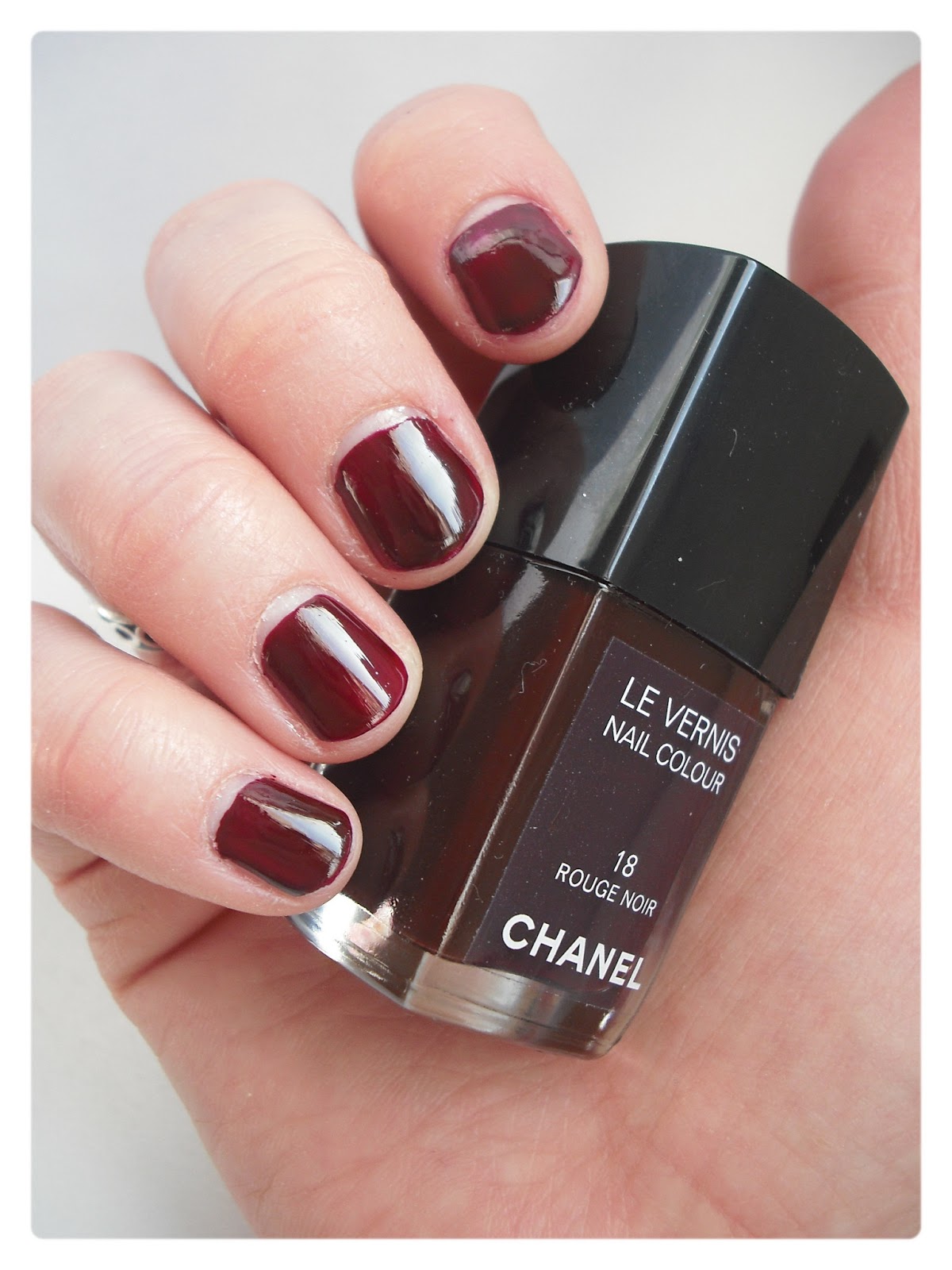 Manucure du dimanche : Chanel - veux tout - Mode, Beauté et à Nîmes