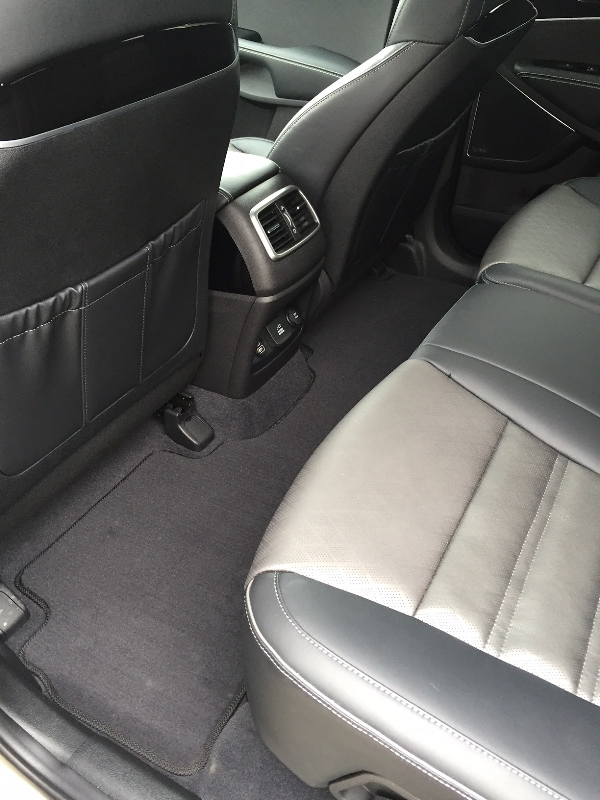 Mommy's Favorite Things 2016 Kia Sorento SXL AWD