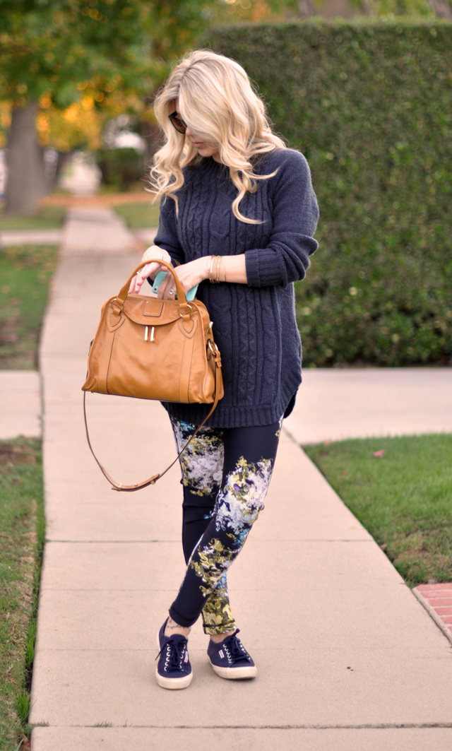 easy casual outfit, cropped floral pants, long chunky sweater, sneakers