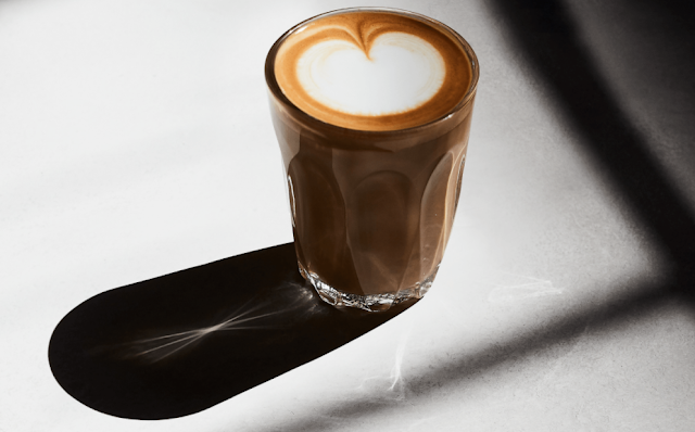 Caffe Nero ile Yandan Çarklı Kahve Cortado Keyfi