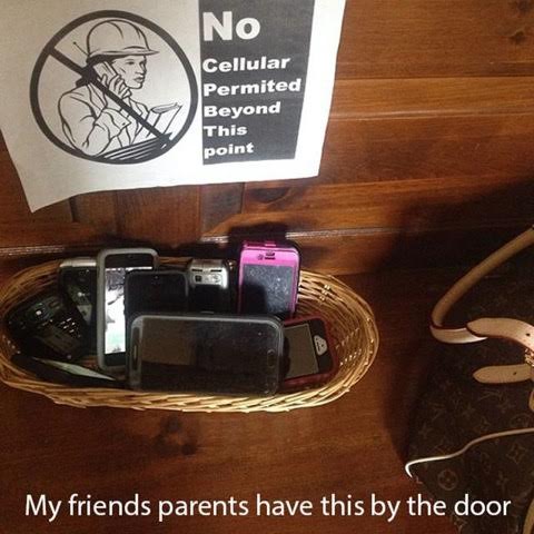 25 Pictures That Prove Technology Is Ruining Society - Some people are catching on and trying to put a stop to it! 25 Pictures That Prove Technology Is Ruining Society - Some people are catching on and trying to put a stop to it!