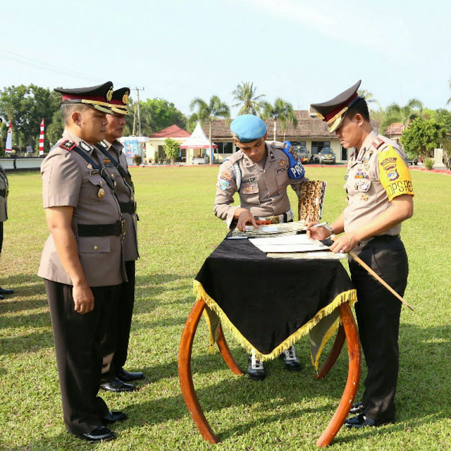 Kapolres Lampung Timur Pimpin Sertijab Sejumlah Perwira. Kapolres Lampung Timur Pimpin Sertijab Sejumlah Perwira.