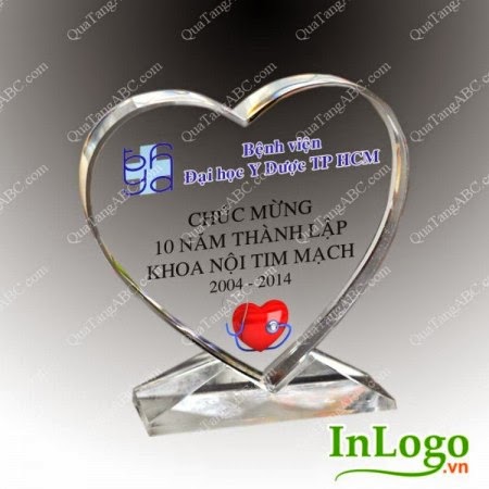Kỷ niệm chương pha lê cao cấp hình trái tim ky niem chuong pha le cao cap hinh trai tim