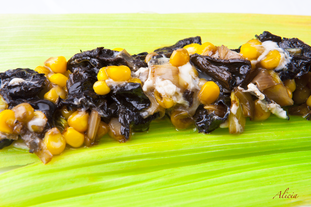 Ensayos de cocina: REVUELTO DE MAÍZ TIERNO CON SETAS TROMPETAS DE LA MUERTE