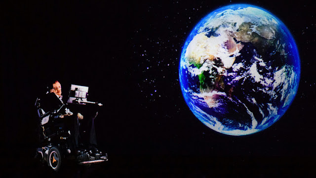 El holograma de Stephen Hawking da una conferencia en Hong Kong El holograma de Stephen Hawking da una conferencia en Hong Kong