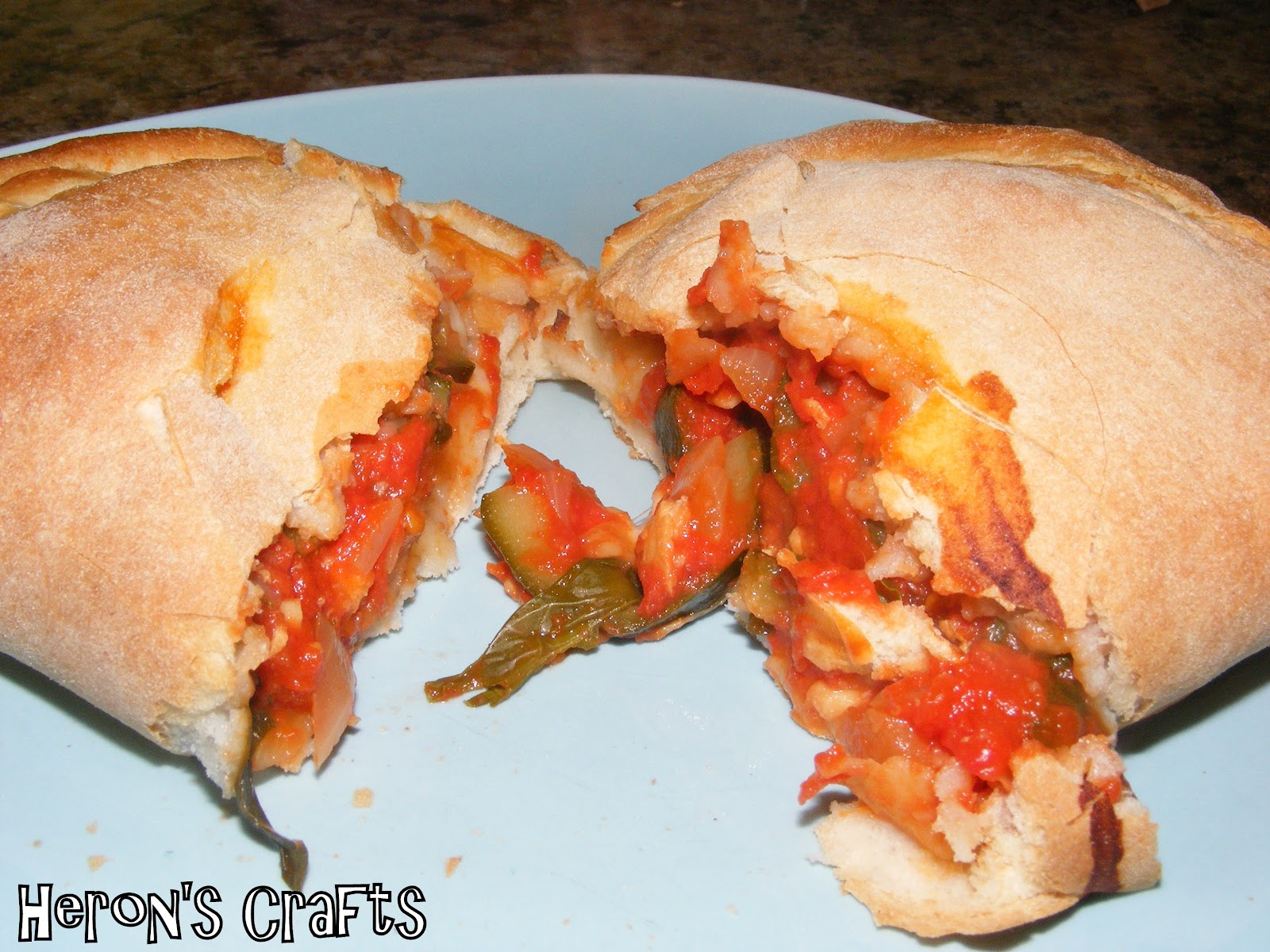 Heron's Crafts: Calzones with garlic butter