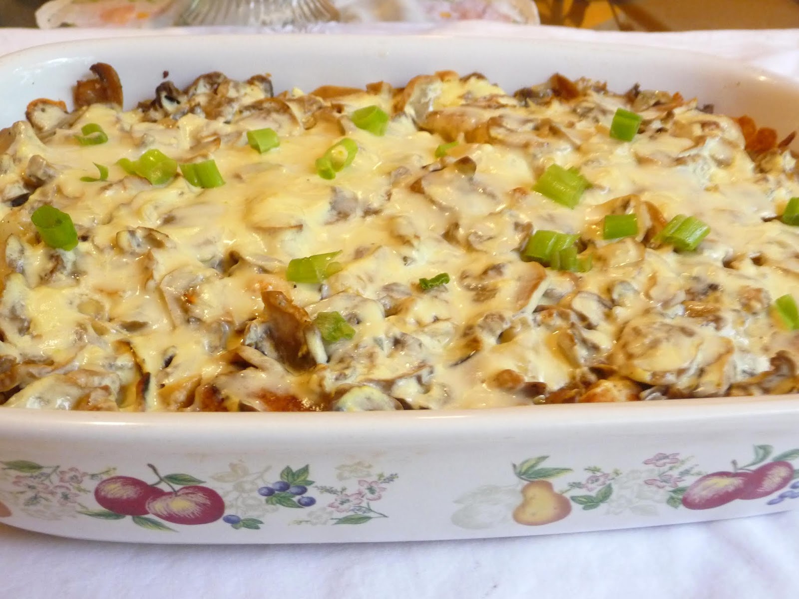 SPLENDID LOWCARBING BY JENNIFER ELOFF "BREADED" CHICKEN MUSHROOM BAKE
