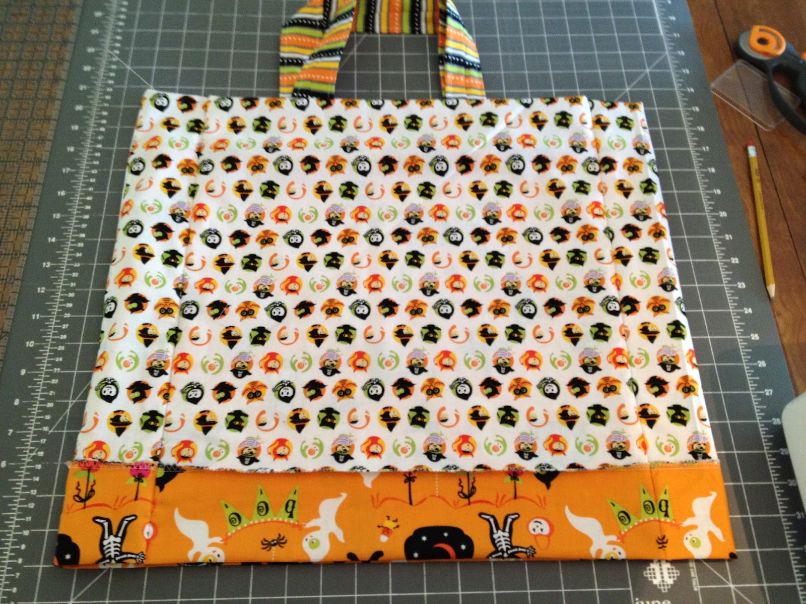 Trick Or Treat Bag Tutorial