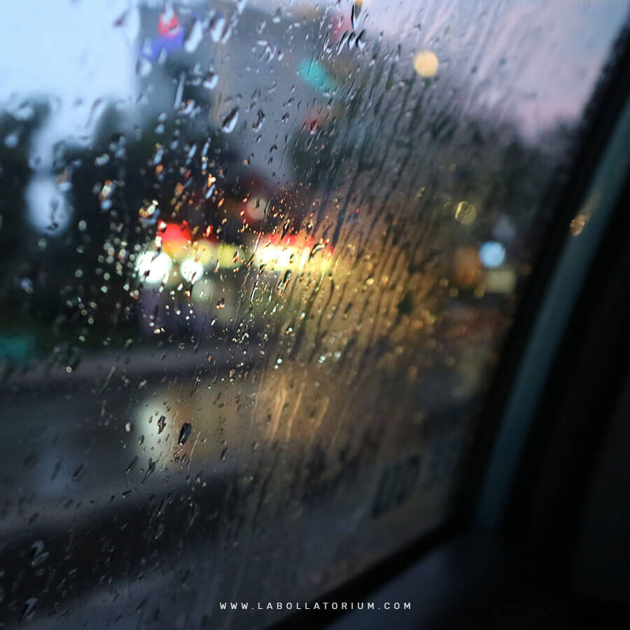 5 Lagu Yang Bikin Hujan Terasa Makin Syahdu