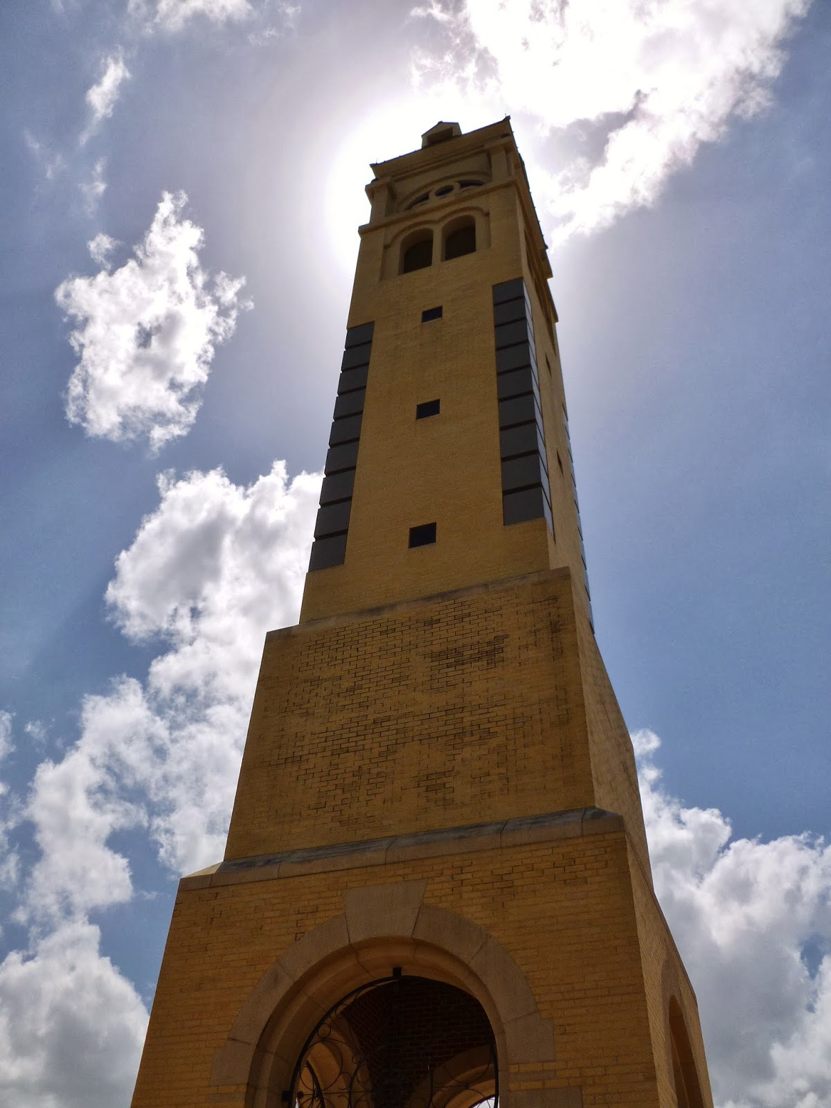 Timothy McVain Lives: Why I Love San Antonio Part 4/5 College Campuses
