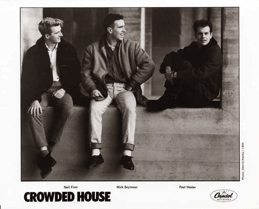 Crowded house don t dream it s. Crowded House 1986. Crowded House 1988. Crowded House обложки. Crowded House слушать.