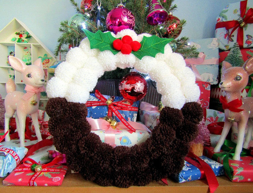 DIY Christmas Pudding Pom Pom Wreath Polka Spots and Freckle Dots