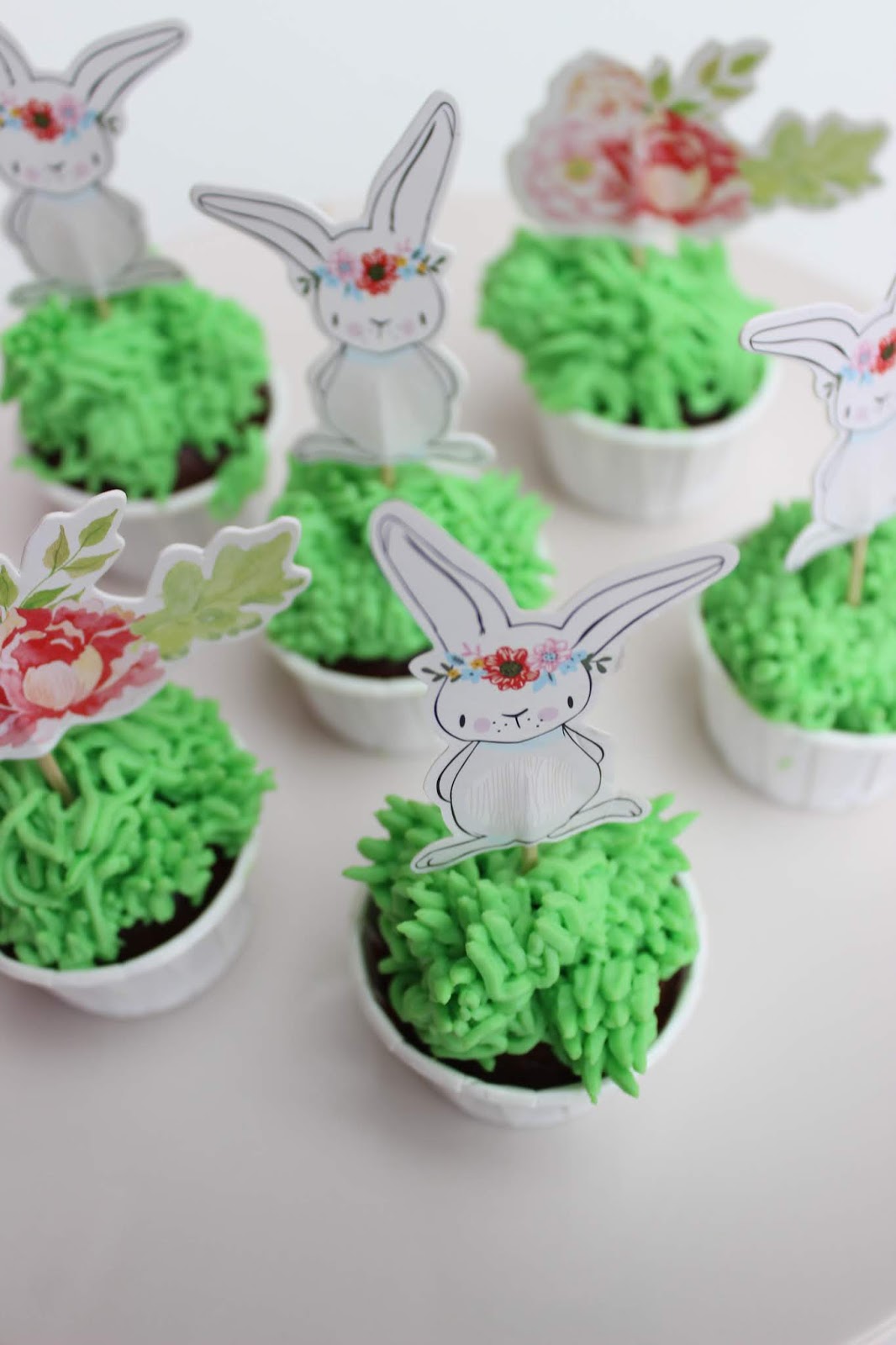 Oster Cupcakes mit Wiesenoptik