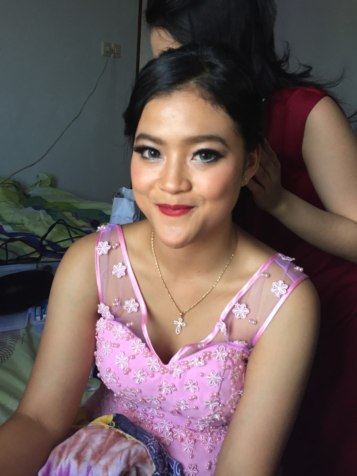 MakeUp Artist Jakarta IRIS AZLOU MAKE UP ARTIST JAKARTA